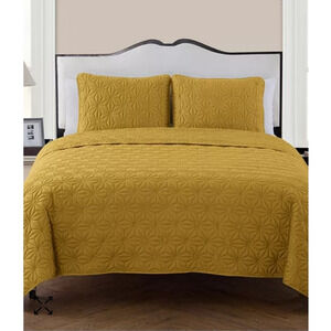 Full/Queen 3pc Kaleidoscope Embossed Geometric Quilt Set Gold - VCNY